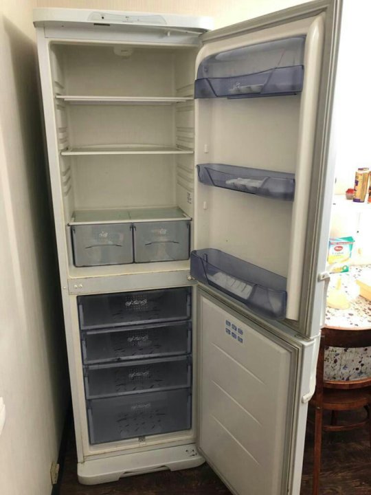 Холодильники 2000 год. Холодильник Бирюса 2. Холодильник Бирюса 2-х камерный. Бирюса 3-х камерный. Бирюса 2х камерный 2х компрессорный 129.
