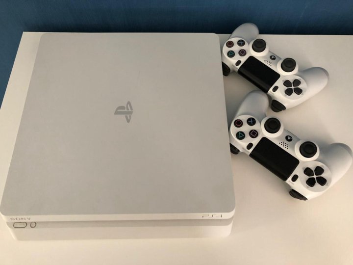 Slim white. Ps4 Slim White. Ps4 Slim белая. Sony PLAYSTATION 4 Slim 500gb белая. Ps4 Slim белая фото.