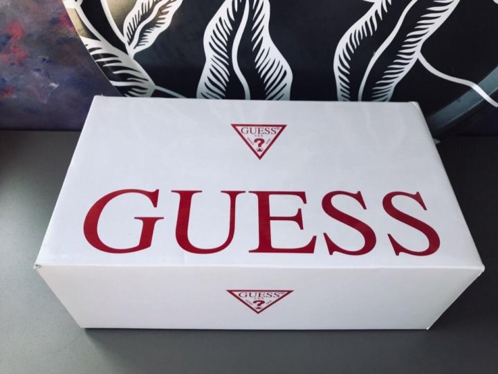 Guess карта подарочная