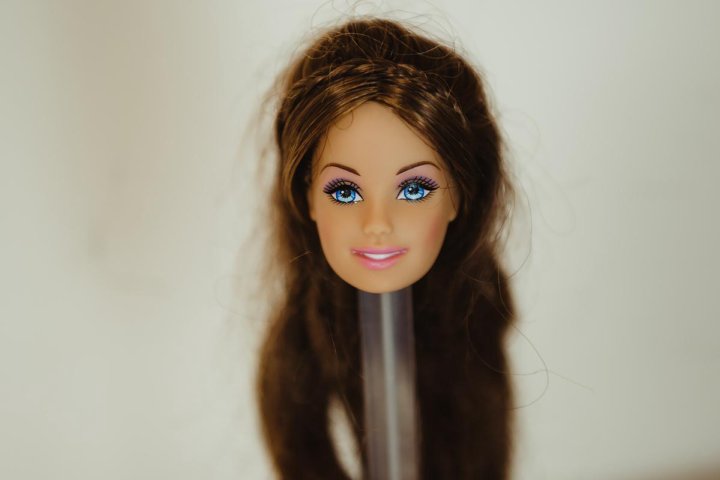 Кукла нищенка. Куклы барби принцесса и нищенка. barbie pretty hearts.