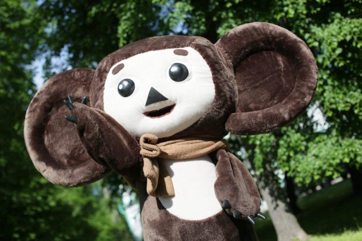 надувной костюм чебурашки. ростовые куклы чебурашка и крокодил. костюмы ростовых кукол.