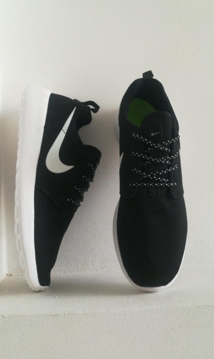 nike roshe run classic