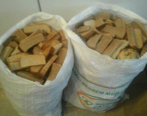 мешок гренок. сухари. сушеные сухари в мешках. мешочек для сухарей. хлеб в мешках для животных.