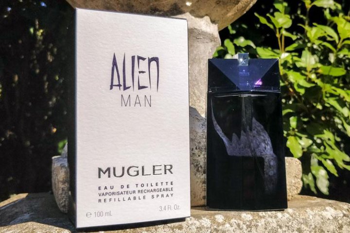 alien man thierry mugler