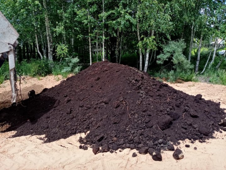 Плодородный грунт. Чернозем ставрополь. Плодородная земля. Плодородный грунт. Чернозем.
