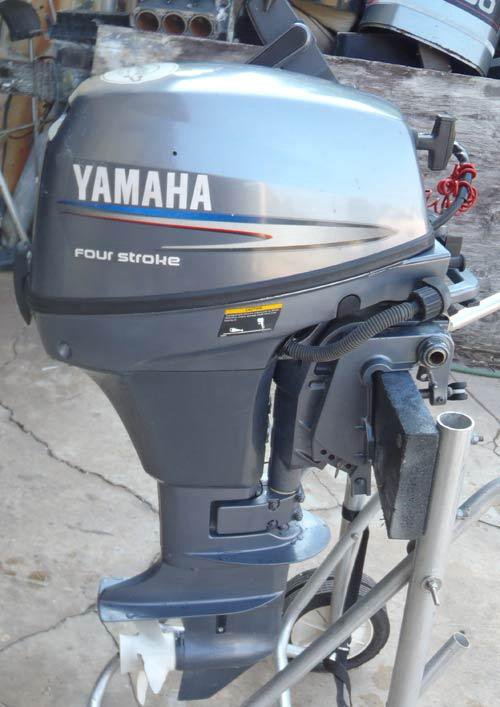 Лодочный мотор ямаха купить цена. Лодочный мотор Yamaha 8cmhs. Ямаха 8 CMHS. Ямаха 40 four stroke. Лодочный мотор Ямаха 8 л.с.