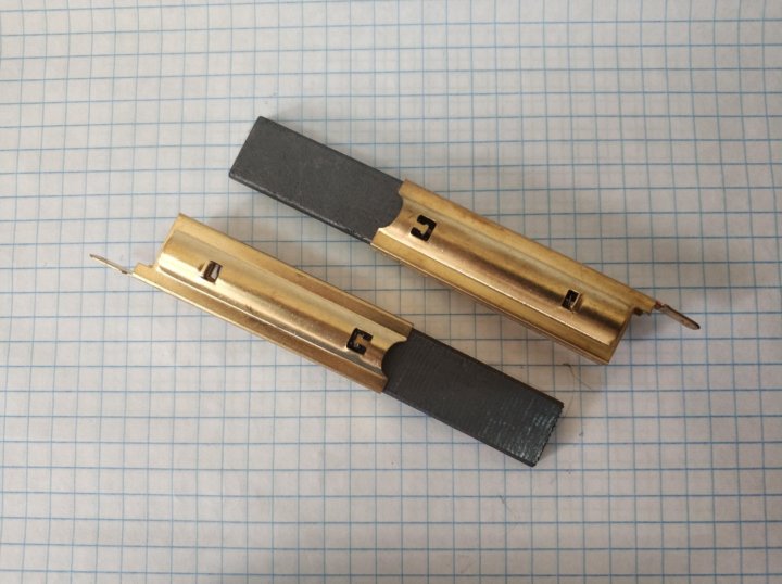 щетки 5х13. 5х35 мм. 5. 5x 35mm с корпусом. щетки для двигателя пылесоса pl0009.