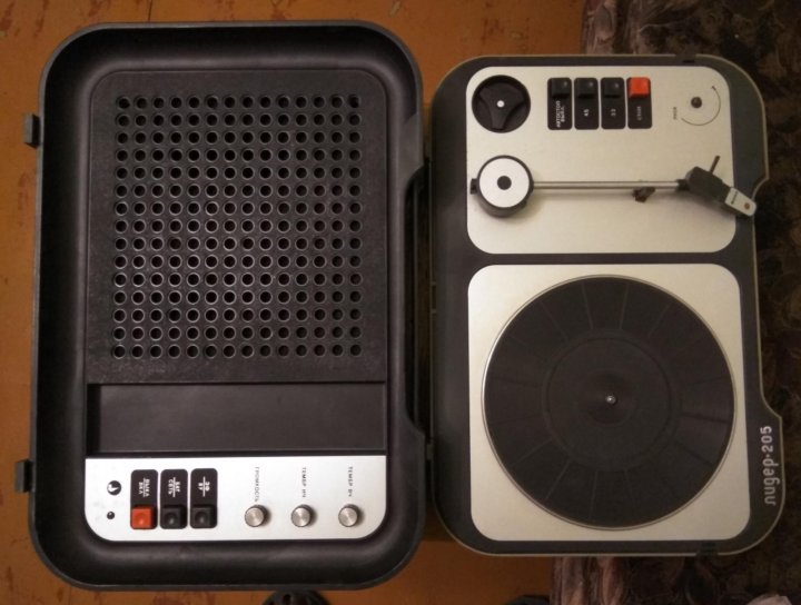 Проигрыватель лидер 205