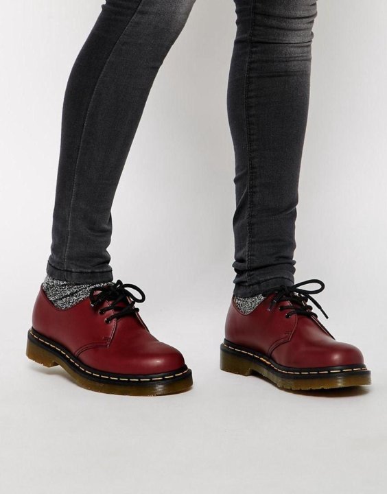 С чем носить красные ботинки женские на шнурках демисезонные