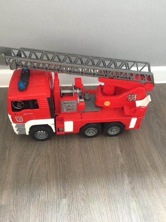 bolshaya krasnaya mashina igrushka kupit