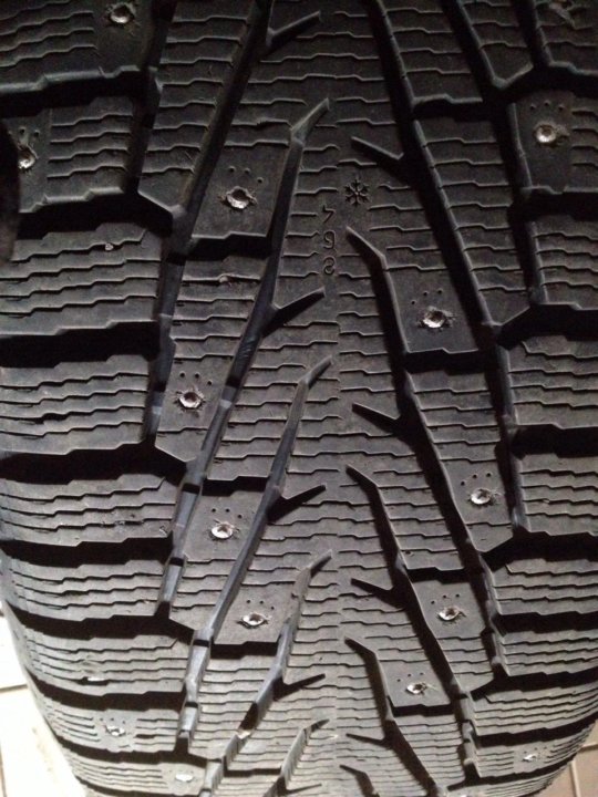 Купить шины бу 265. 265 65 17 Зимняя Dunlop. 265 65 17 Зимняя резина Dunlop шипы. Резина 265/65/17 зима. Dunlop Axiom.
