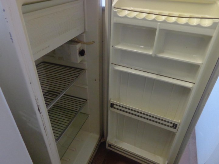 Холодильник высота 120. Высота холодильника Бирюса 2. Холодильник Бирюса 120 см высота. Холодильник Бирюса 2-х камерный. Холодильник Бирюса, 2 звездочки.