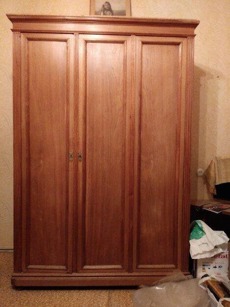 Шкафы и шифоньеры даром. Лакированный шифоньер. Авито тула шкаф бу. Авито дюртюли шифоньер бу. Шифоньер бу.