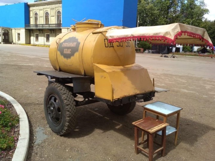 Квас сколько бочка. Пивная квасная бочка СССР. Квас бочка из СССР. Бочка квасная на колесах. Советская бочка с квасом.