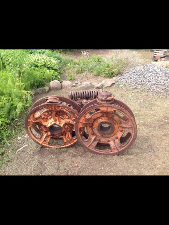 ленивец трактора т 70. ленивец на трактор т 70 на авито. ленивец трактора дт-75. кривошип в гусеницах дт 75. направляющее колесо дт 75 болотоход.