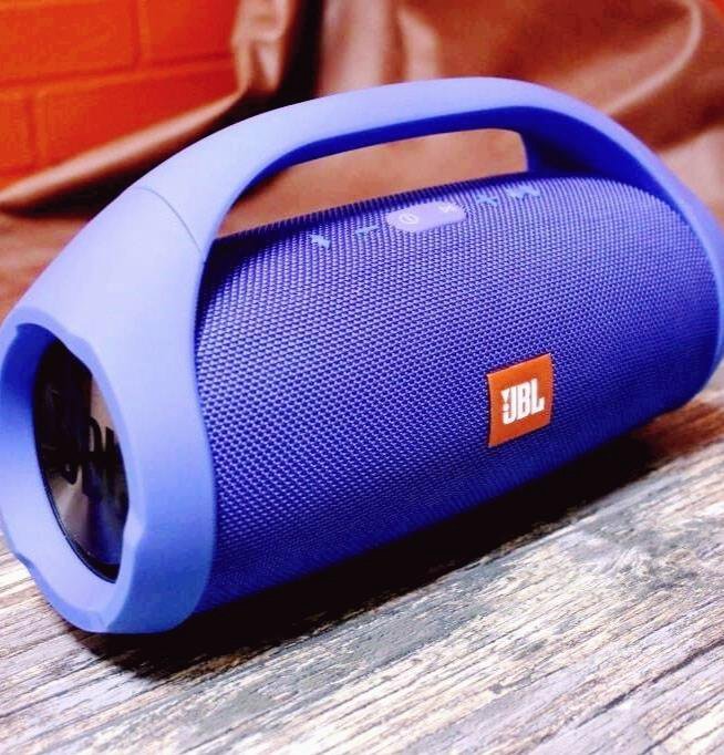 Колонку джи. Bluetooth колонка JBL Boombox. Колонки JBL Бумбокс синяя. JBL Boombox 1. Портативная колонка JBL Бумбокс.