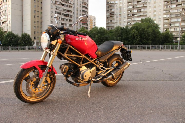 Дукати Monster 400