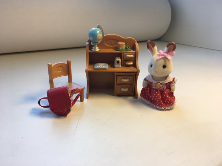 Набор sylvanian families мария за партой