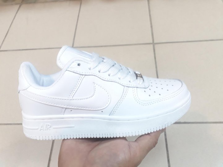 Nike air force 1 фото на ноге