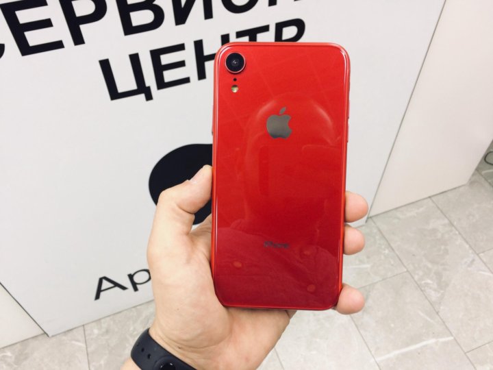 Мтс эппл. Iphone se 2 Red. Iphone se 2 красный. Iphone se Red. Айфон se 2 product Red.