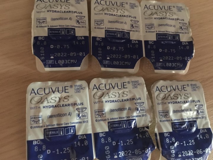 Acuvue oasys 0.75. Акувью Оазис -1,75. Акувью Оазис -0, 75. Acuvue Oasys маркировка. Линзы акувью Оазис цифры на линзе.