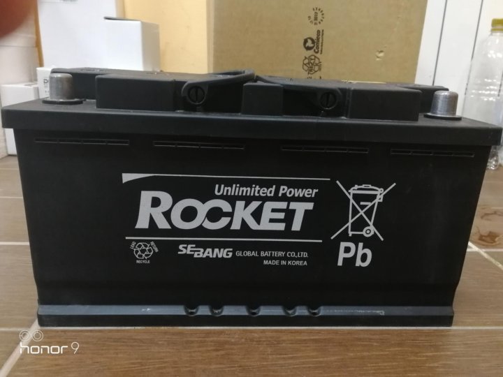 Как снять крышку аккумулятора rocket