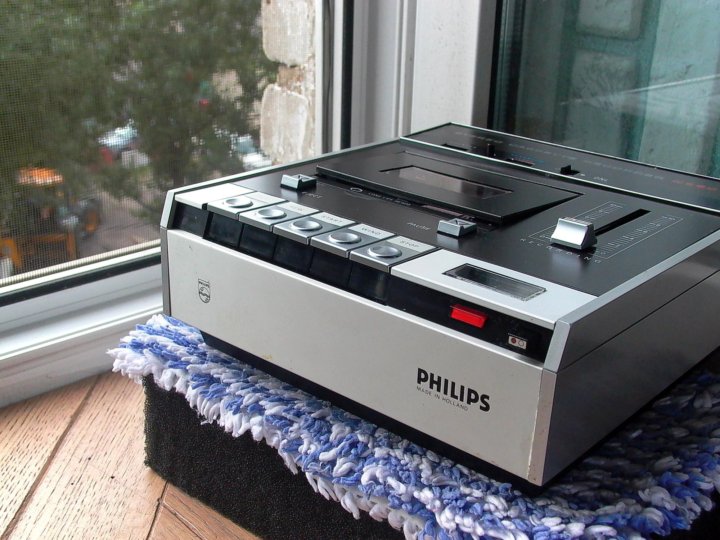 Филипс 70. Philips n2204. Кассетная дека Philips 70х. Кассетной деки «Philips 851» 1974. Кассетная дека Филипс вертикальная.