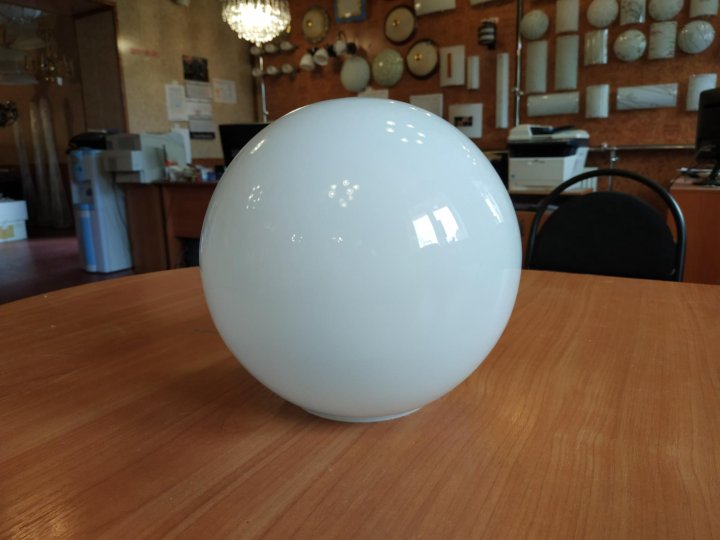 Стеклянный плафон шар