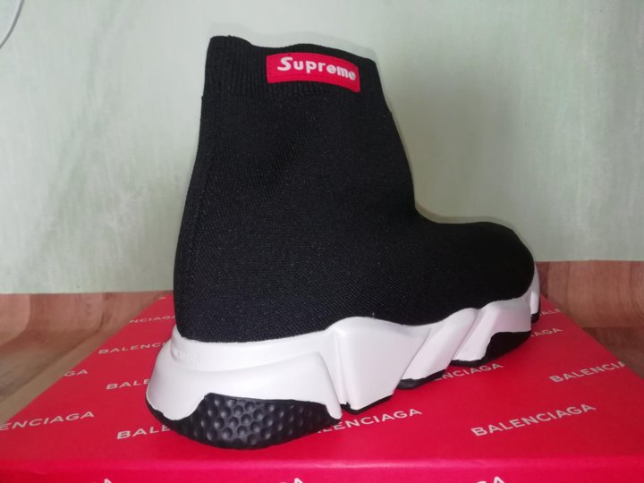 balenciaga speed trainer supreme