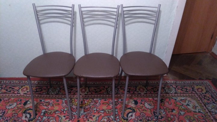 Авито кухонные стулья б у. Стулья 3-4шт.. Когалым стулья б.у.. Стулья 3 штуки скрепленные. Спортивные стулья на 3 штуки.