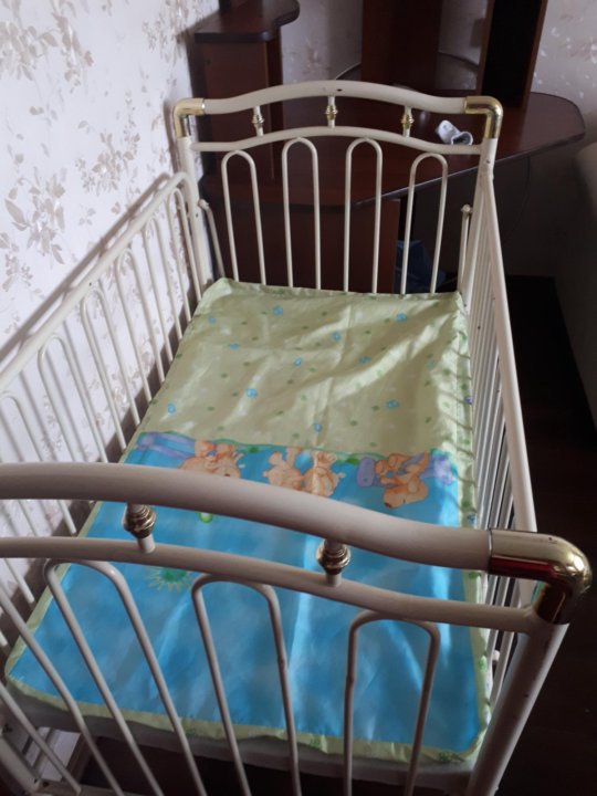 отдам вещи на девочку. отдам детские вещи на девочку. детские кроватки б/у. кровать детская с маятником. авито ярославль детские.