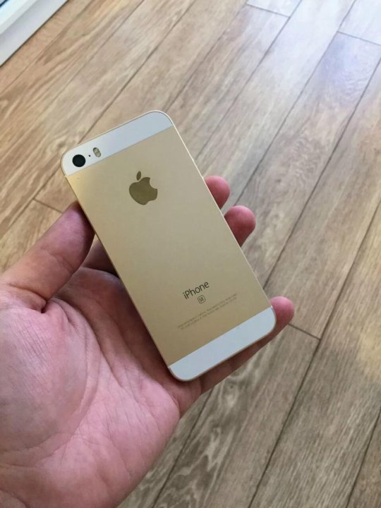 Apple se gold. Iphone 5se Gold. Iphone se Gold. Айфон 5 se 32 ГБ. Айфон 5 se золотой.