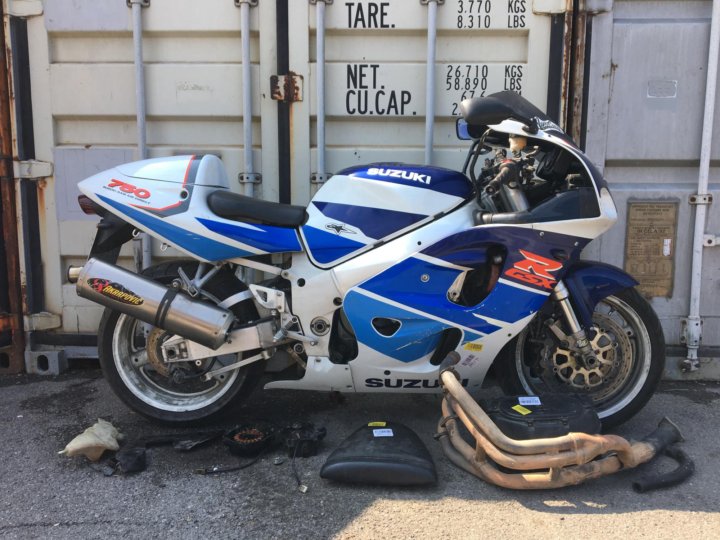 РџРѕРґРґРѕРЅ Suzuki GSXR SRAD