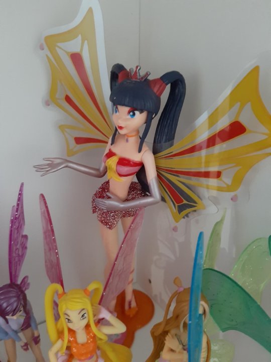 стелл фигурка. фигурки винкс беливикс. фигурки винкс беливикс. кукла лейла стелла беливикс. куклы винкс энчантикс стелла.