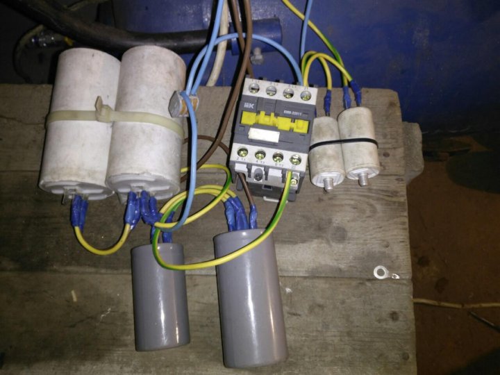 Конденсатор пусковой для электродвигателя 7mf. 5 квт. Емкость конденсатора для подключения трехфазного двигателя на 220. 220 вольт двигатель пусковой конденсатор. 2 квт 380.