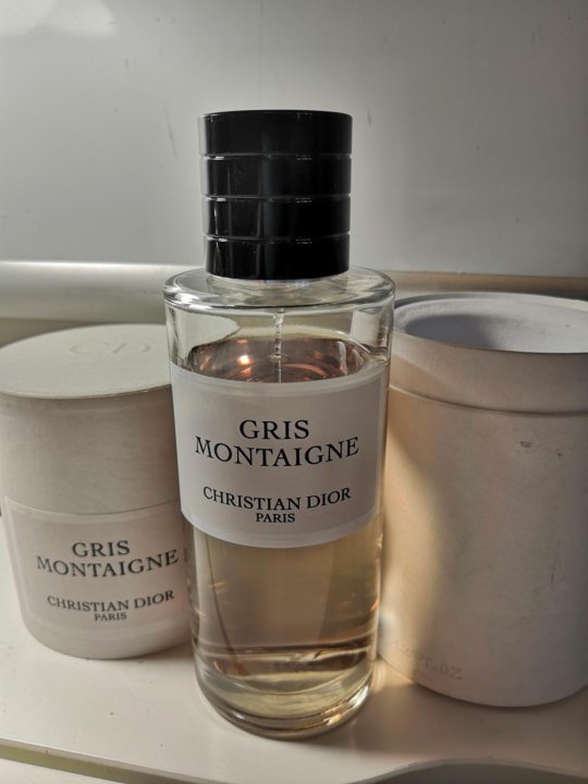 gris montaigne christian dior