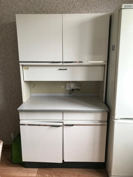 старый кухонный стол с дверками. кухонные шкафы б/у г. кухонные шкафы навесные б/у. кухонный шкафчик ссср. тумба кухонная напольная.