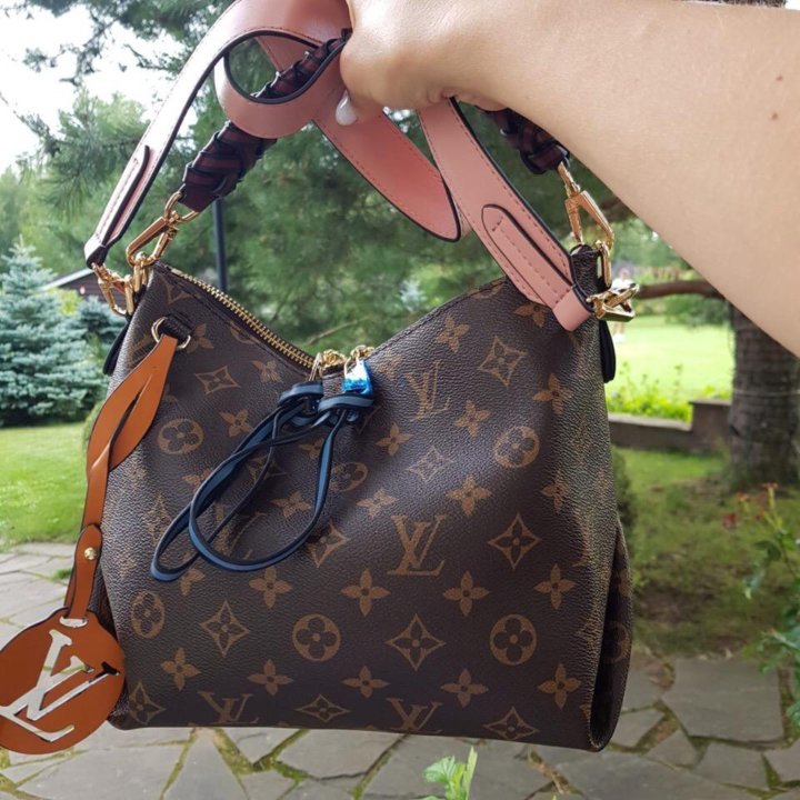 Louis Vuitton Beaubourg Hobo Mini Bag M55090