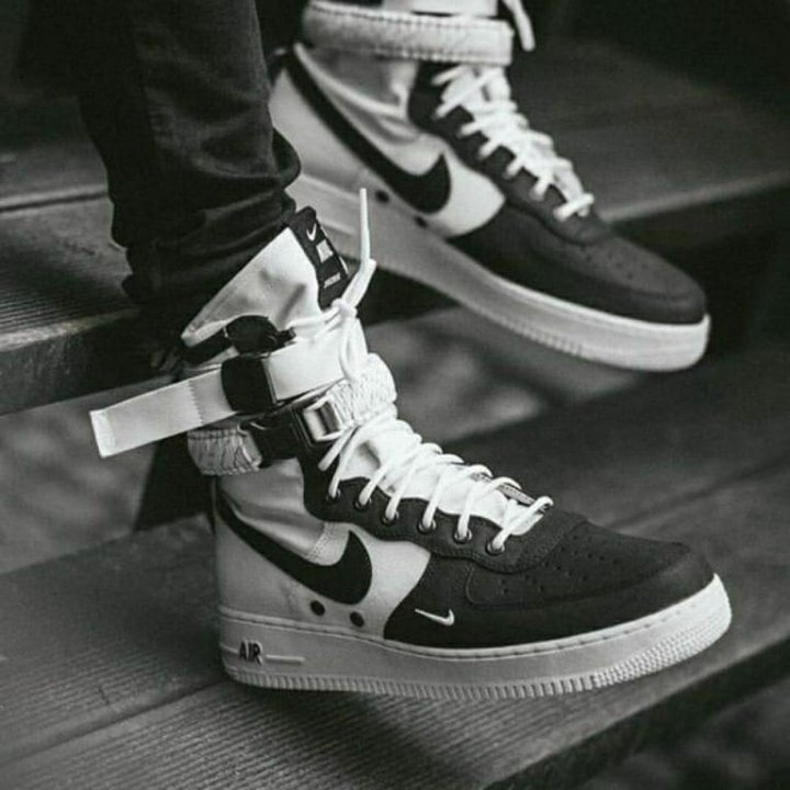 Джоггеры и Air Force 1