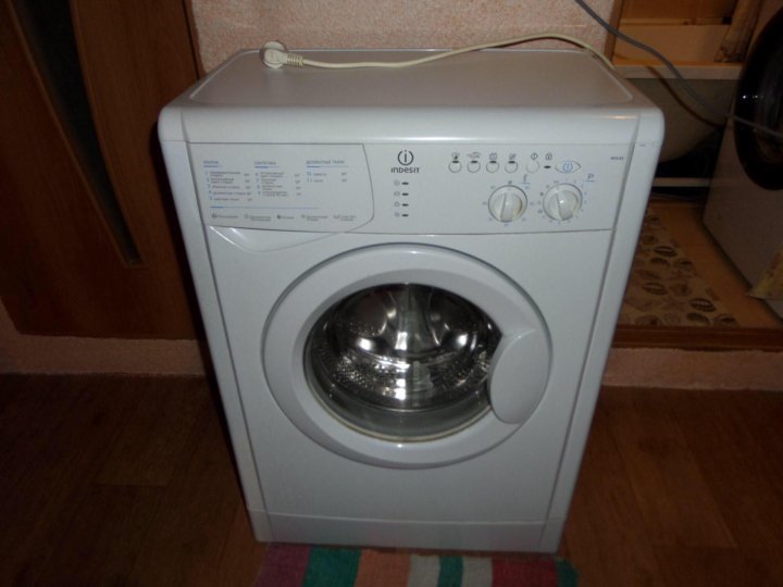 Стиральная машинка indesit wisl 82. Индезит стиральная wisl 82. Indesit wisl 102. Indesit wisl 82. Стиральная машинка indesit wisl 105x.