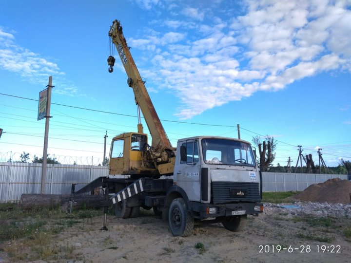 Машека КС-3579. МАЗ со стрелой.