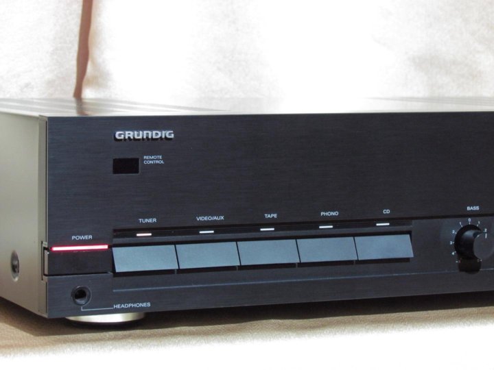 Grundig xv5000. Grundig v301. Усилитель grundig 8200. Grundig r400. Усилитель грюндик.