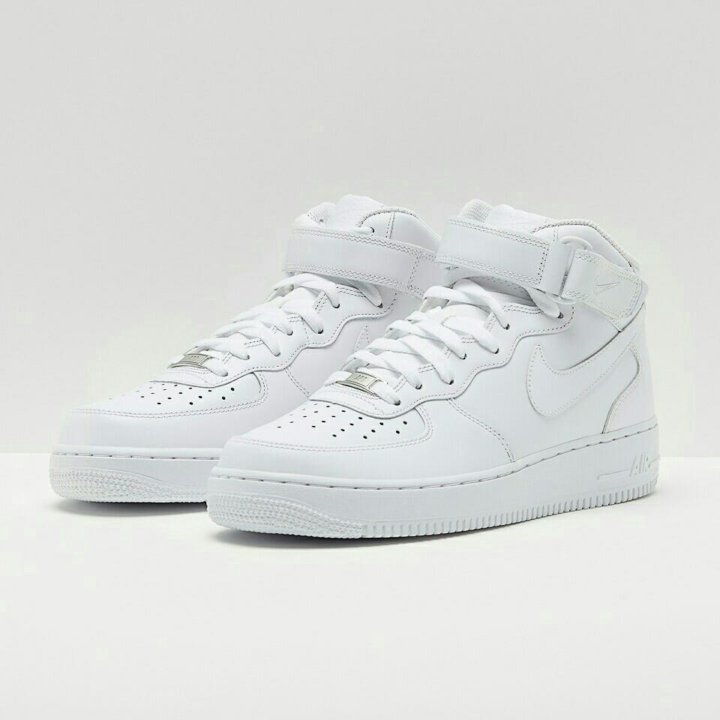 Air force mid white. Найк АИР Форс 1 Mid White. Nike Air Force 1 Mid 07 белые. Nike Air Force 1 Mid Pure White Leather. Nike Air af1 82 белый.