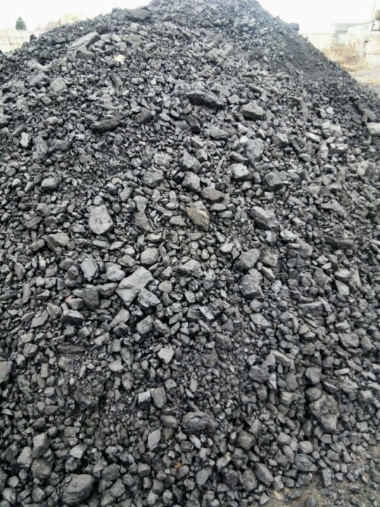 Уголь орех дпк. Склад угля. Навал угля. Уголь навалом. Навал угля.