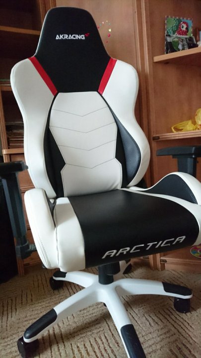 Компьютерное кресло akracing arctica