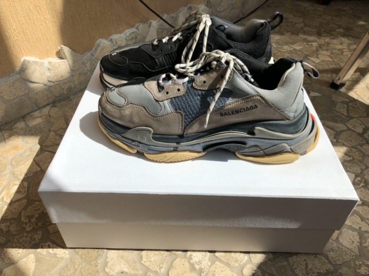 Triple s sales split black grey