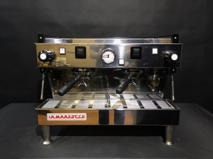 La marzocco 2 группы кофемашина. La marzocco pb av 2. La marzocco linea classic ee 2 gr. La marzocco кофемашина classic ee 2 gr. Marzocco linea 2gr.