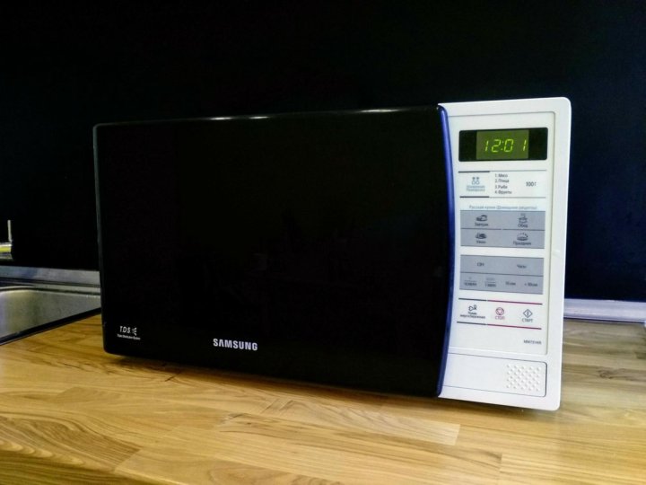 Samsung kr. Микроволновая печь самсунг me731kr. Микроволновая печь самсунг биокерамика 99.9. Микроволновка самсунг биокерамика. Samsung me75b.