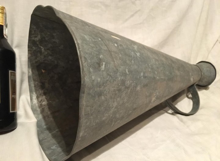 Мегафон громкоговоритель. Рупор японский. Рупор пропаганды. Рупор. Советские плакаты с громкоговорителем.