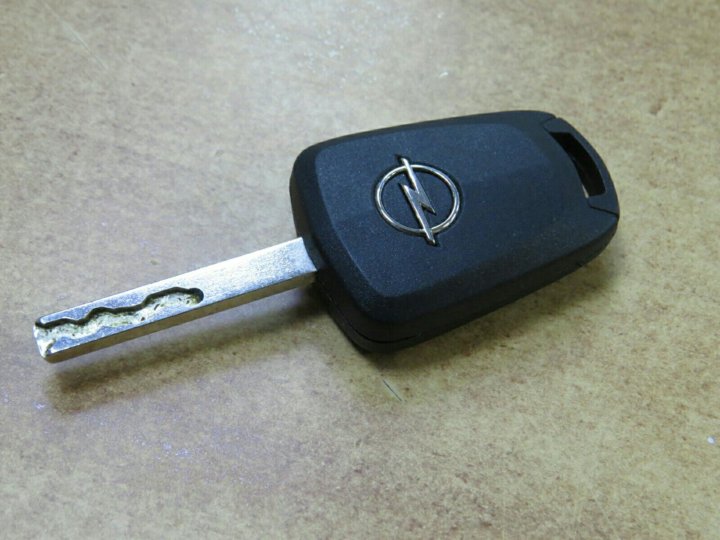 Ключ зафира б. Opel Astra g 2003 ключ зажигания. Ключ зажигания Opel Vectra 1999. Ключ зажигания Opel Astra h.